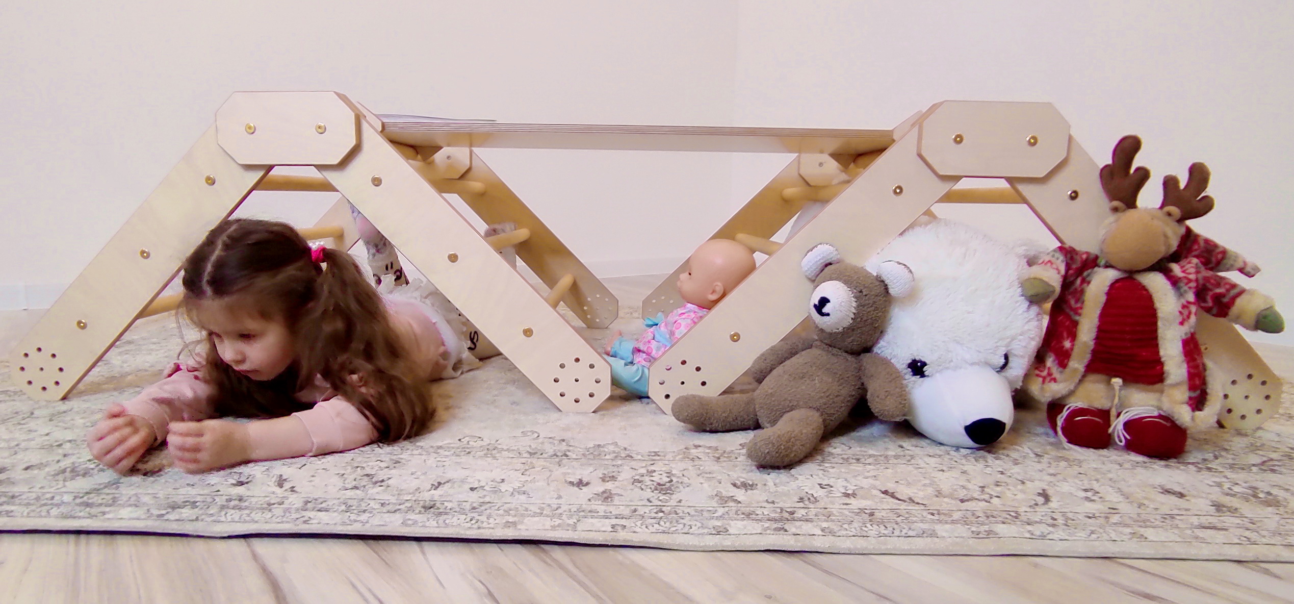 Why Do Toddlers Need a Climbing Set? Physical Development, Risk Assessment & Peace for Parents
