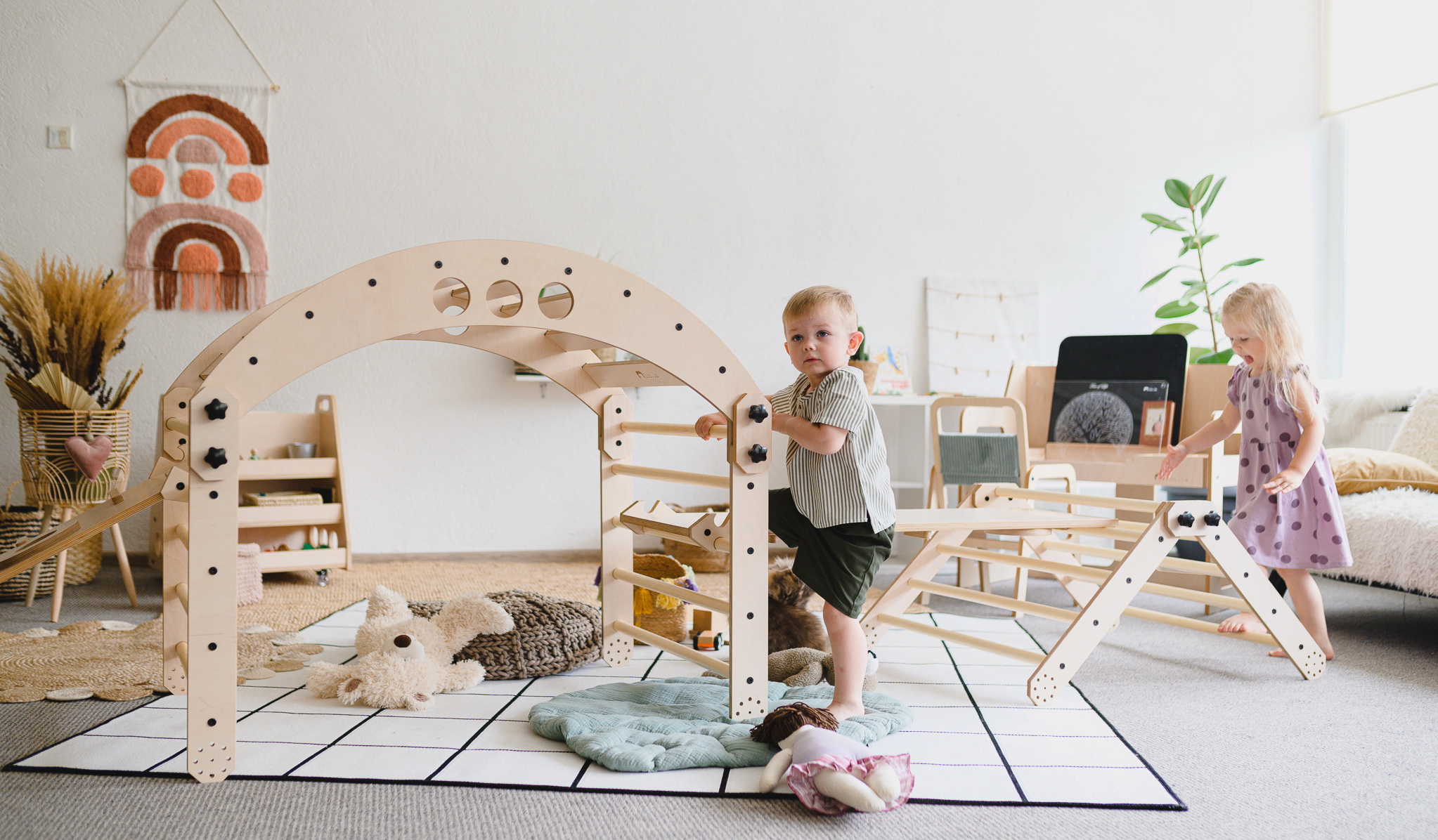 Why Do Toddlers Need a Climbing Set? Physical Development, Risk Assessment & Peace for Parents
