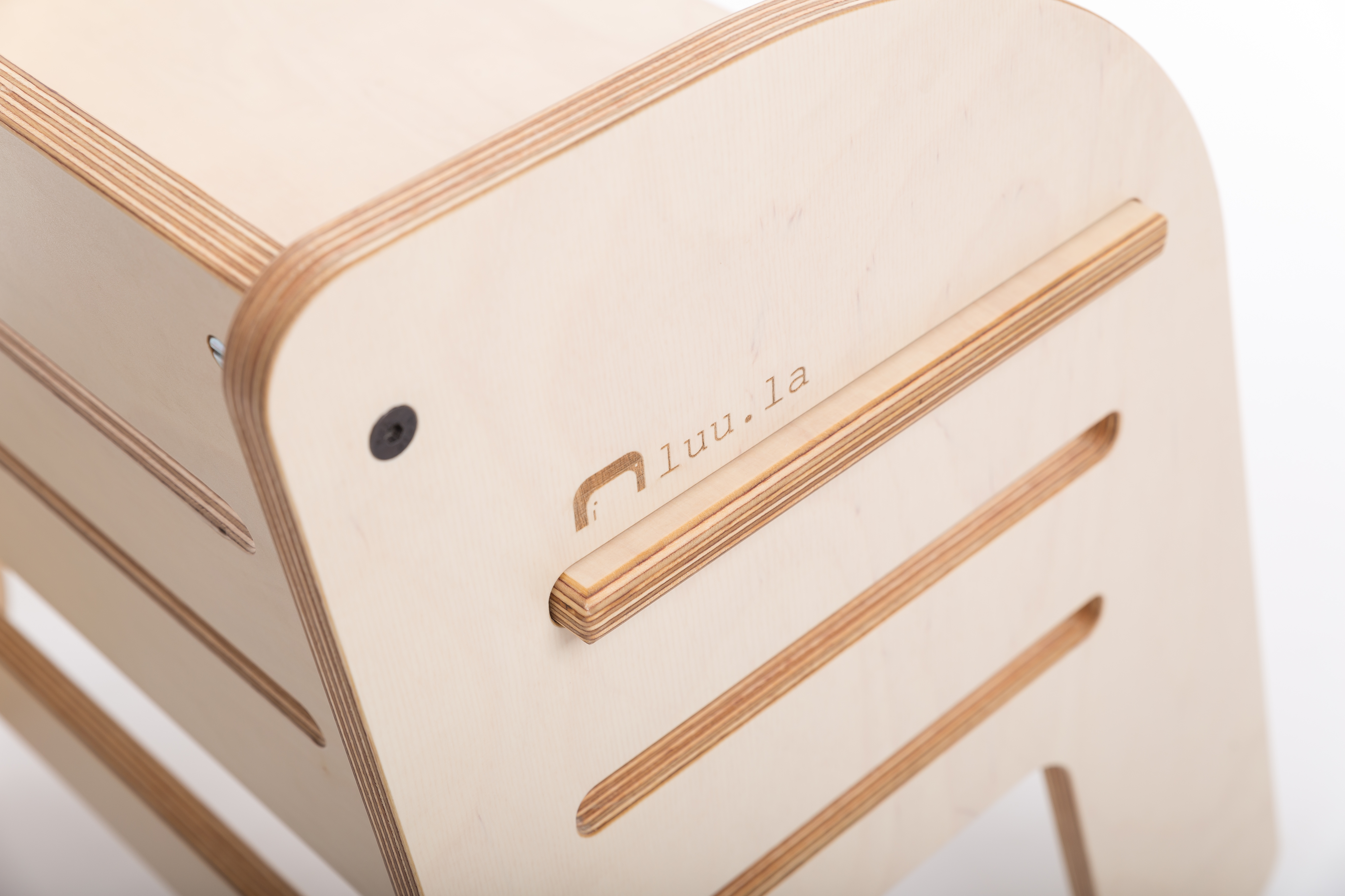 Surfaces & edges — considered in every detail