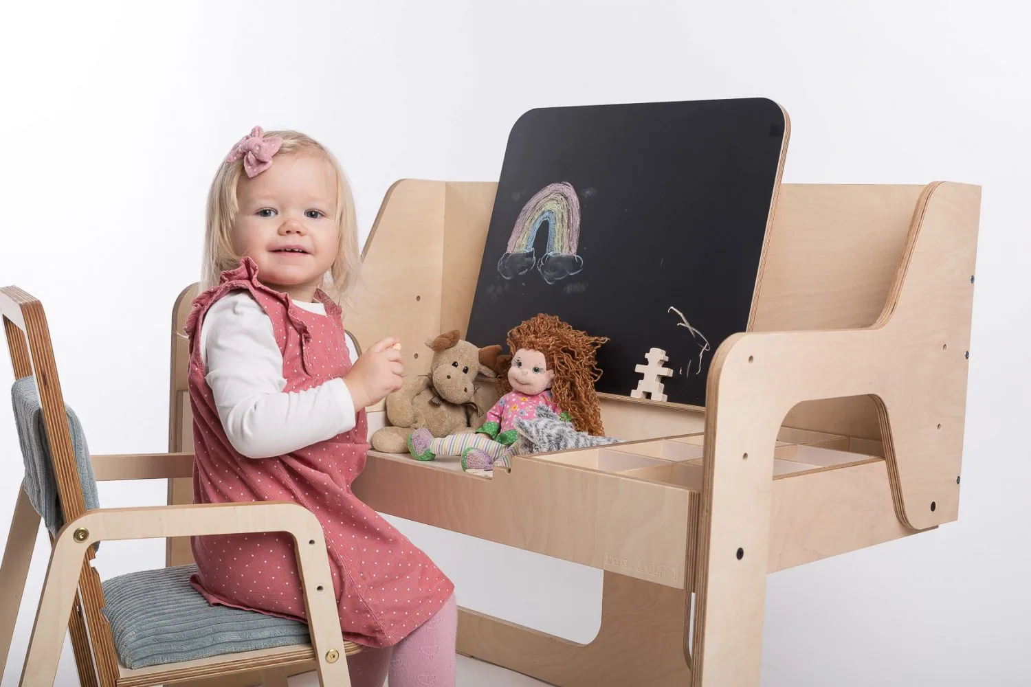 The Luula multisensory table in use